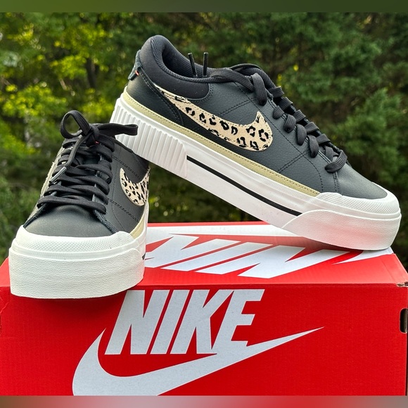 NEW Nike Court Legacy Lift Low Casual Sneaker - Youth sizes - Picture 1 of 8
